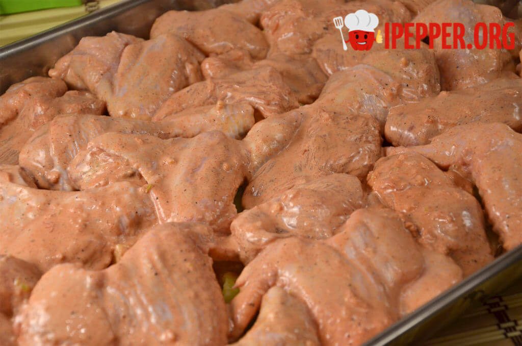 Рецепт Куриное мясо в маринаде с картофелем в духовке. Шаг 4