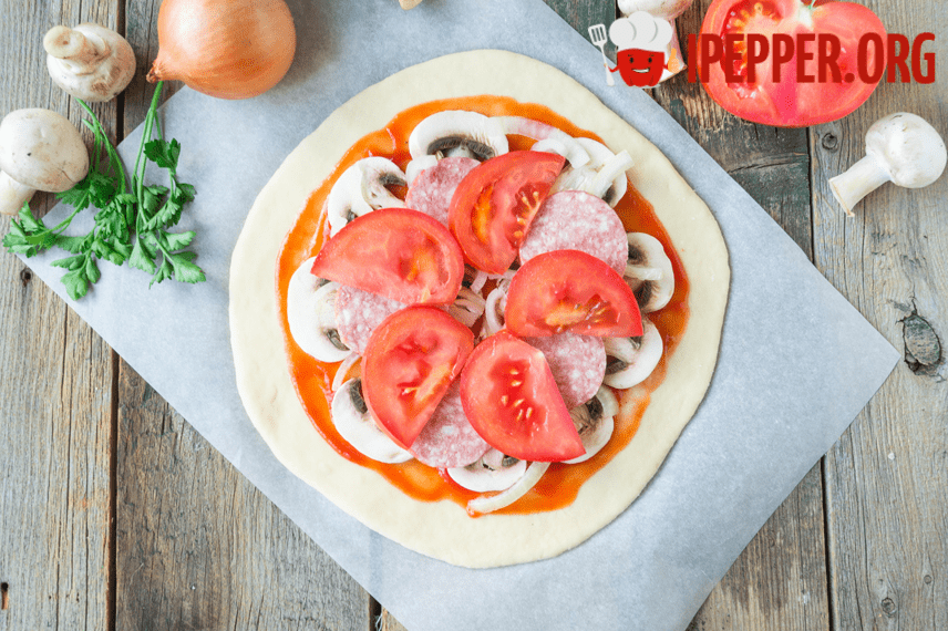 Рецепт Пицца с колбасой и сыром. Шаг 10