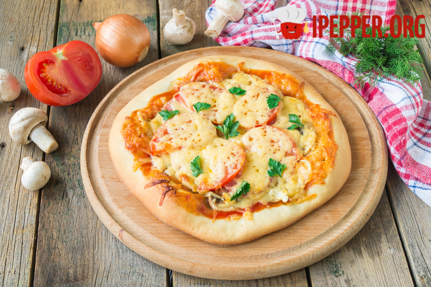 Рецепт Пицца с колбасой и сыром. Шаг 12