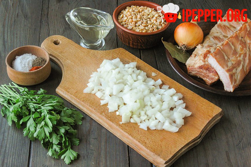 Рецепт Гороховый суп с копчеными ребрышками на овощном бульоне. Шаг 4