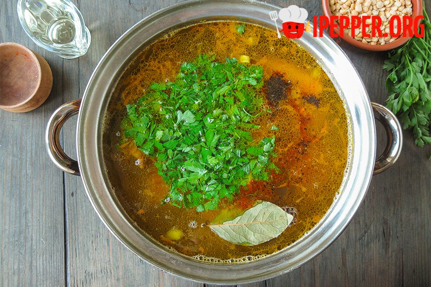 Рецепт Гороховый суп с копчеными ребрышками на овощном бульоне. Шаг 9