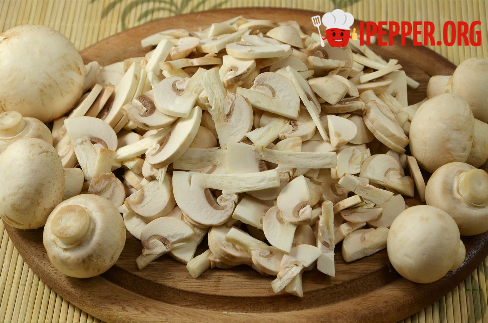 Рецепт Свинина с картофелем и грибами, запеченная под соусом бешамель. Шаг 3