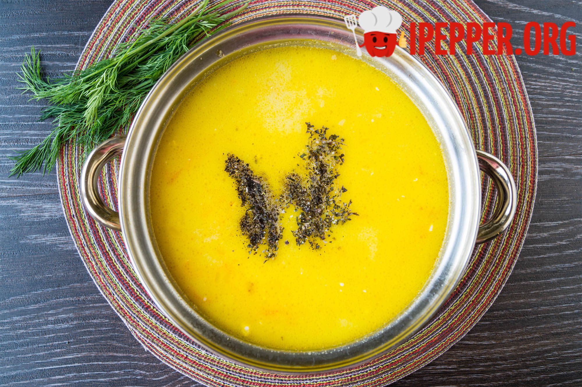 Рецепт Сырный суп-пюре с плавленным и твердым сыром. Шаг 10