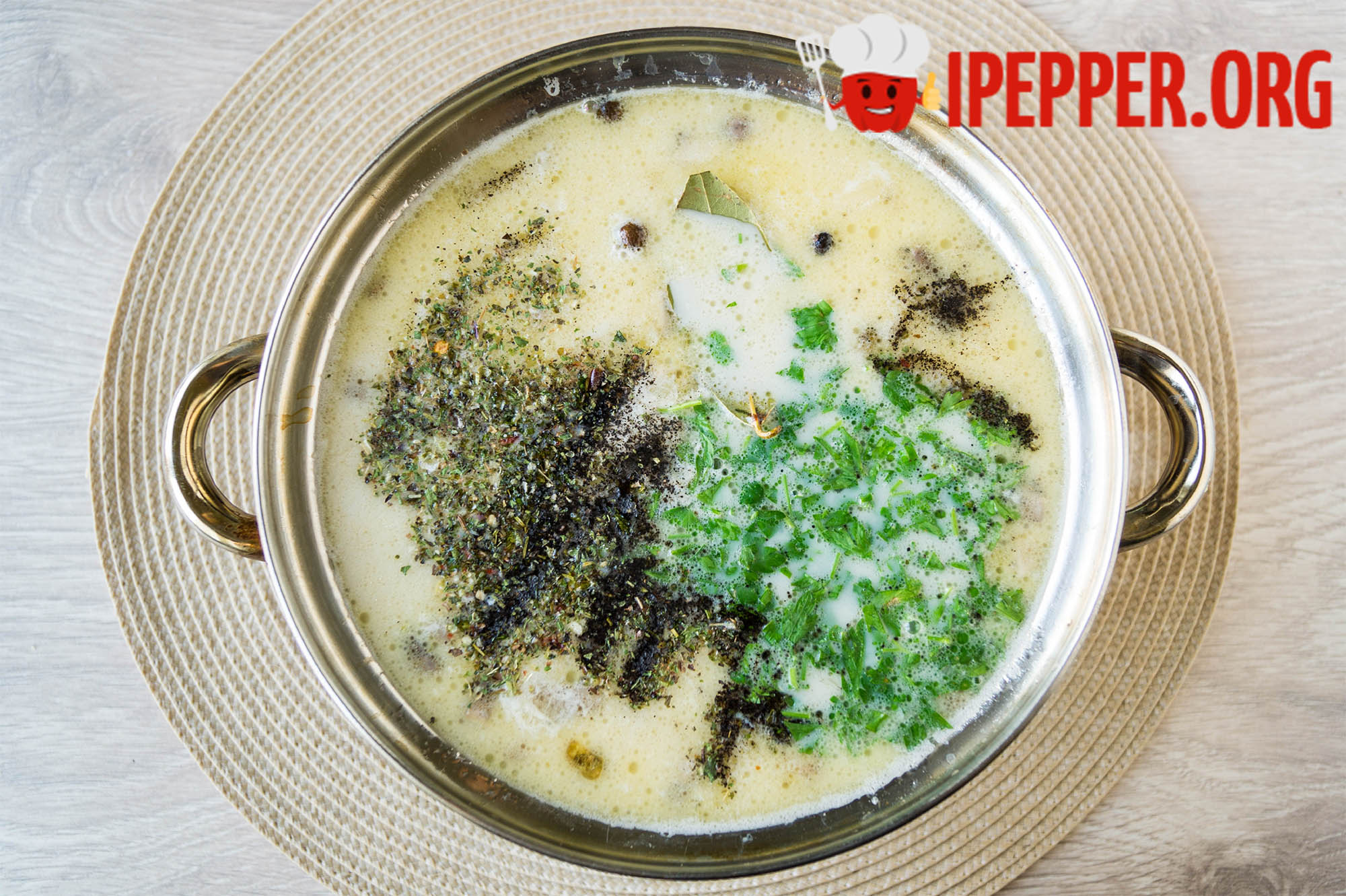 Рецепт Грибной суп-пюре из шампиньонов с курицей. Шаг 10