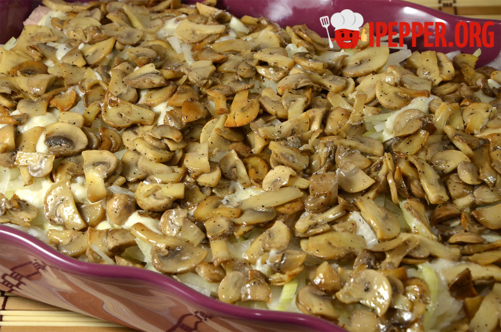 Рецепт Свинина с картофелем и грибами, запеченная под соусом бешамель. Шаг 14