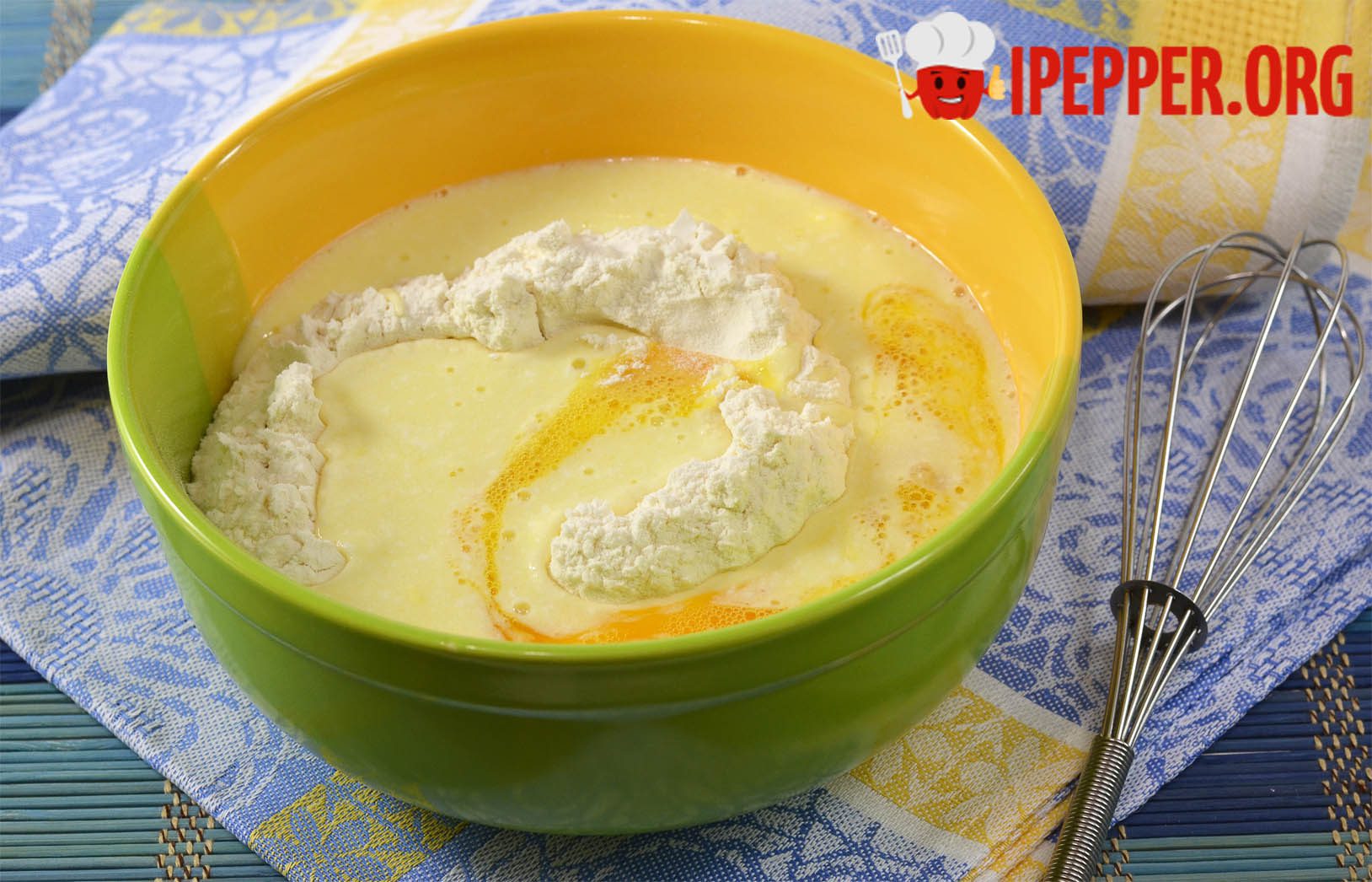 Рецепт Жареные пирожки с рубленым яйцом и зеленым луком. Шаг 1