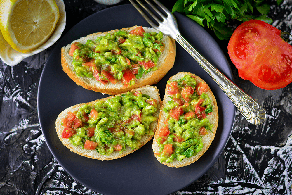 Бутерброды с авокадо на Новый Год - рецепты с фото