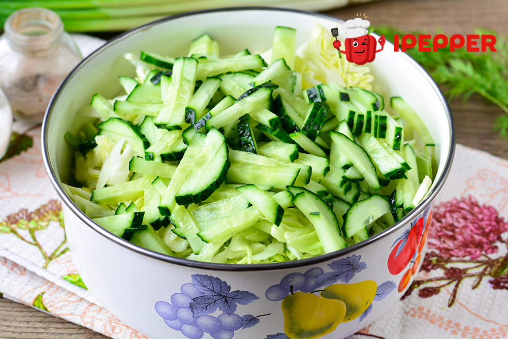 Диетический салат из капусты белокочанной: худеем с пользой