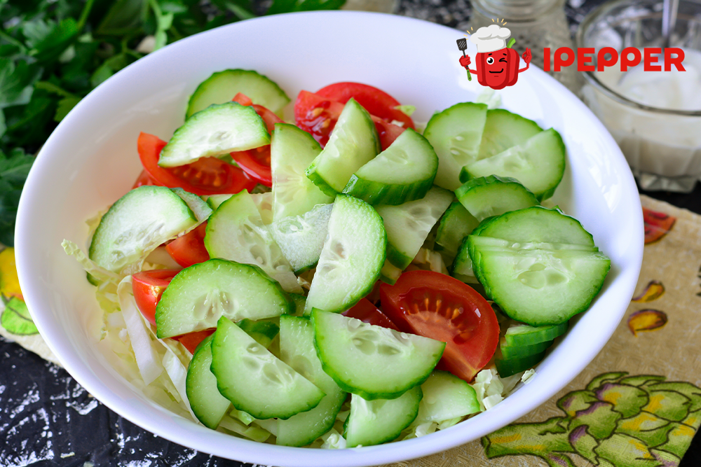 Салат с капустой и помидорами - рецепт с фото