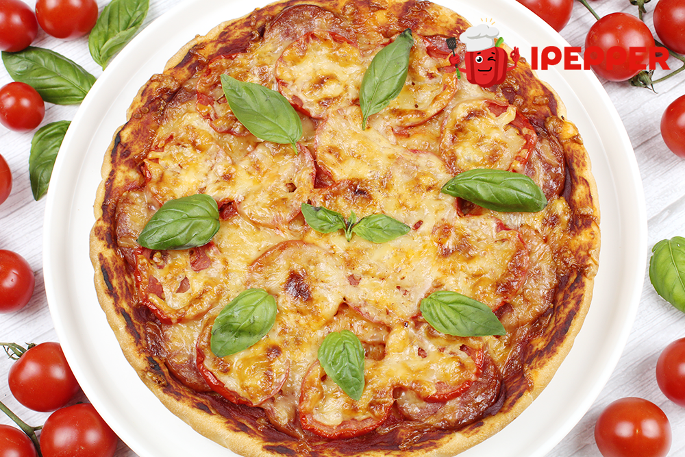 Рецепт Пицца с колбасой, сыром и помидорами. Шаг 8