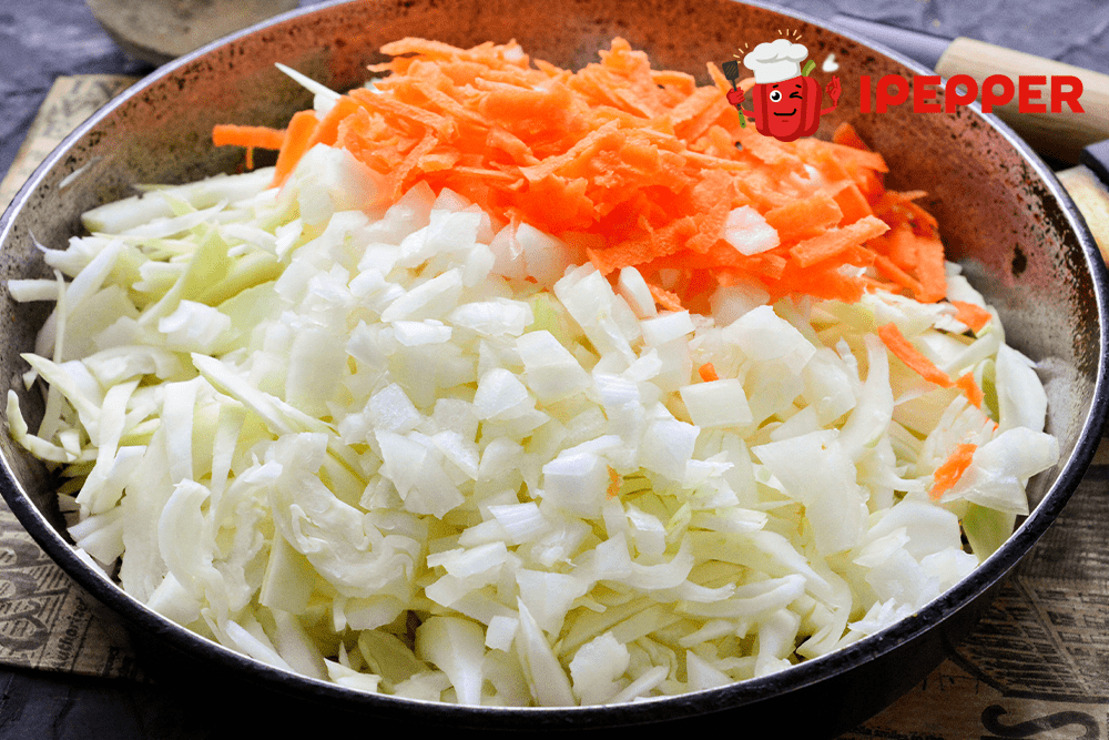 Пошаговый универсальный рецепт капусты, тушенной на сковороде