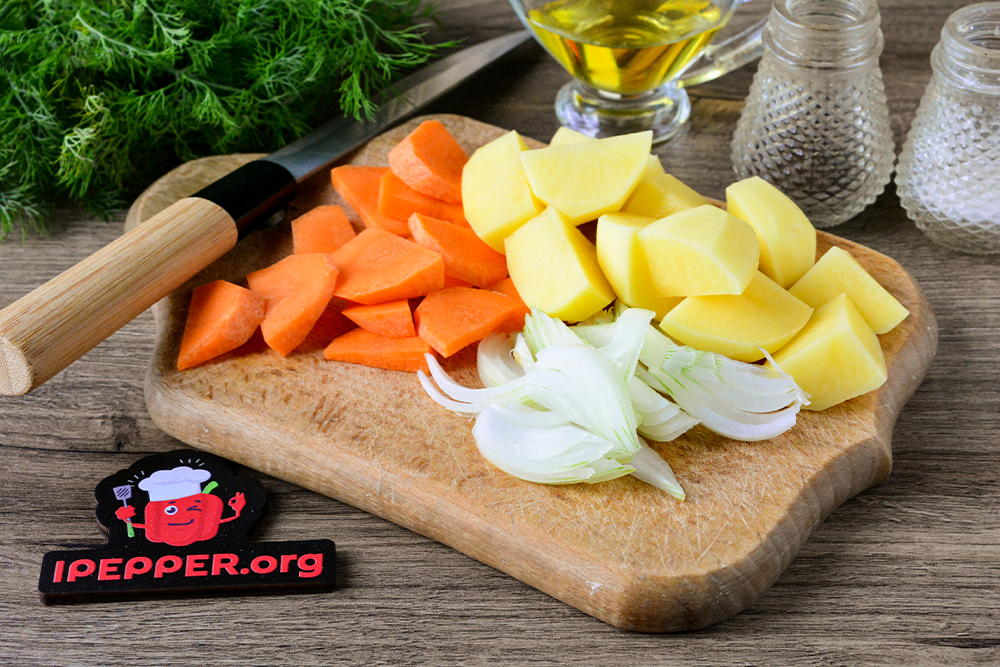 Рецепт Овощное рагу с кабачками и картошкой. Шаг 1