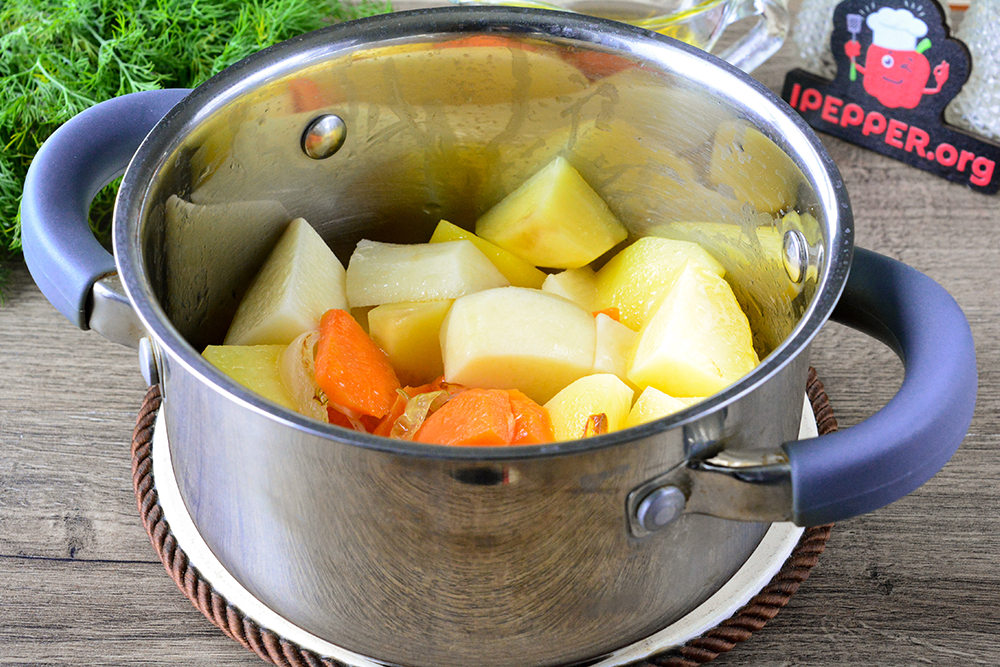 Рецепт Овощное рагу с кабачками и картошкой. Шаг 2