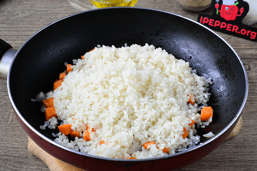 Рецепт Жареный рис на сковороде. Шаг 3