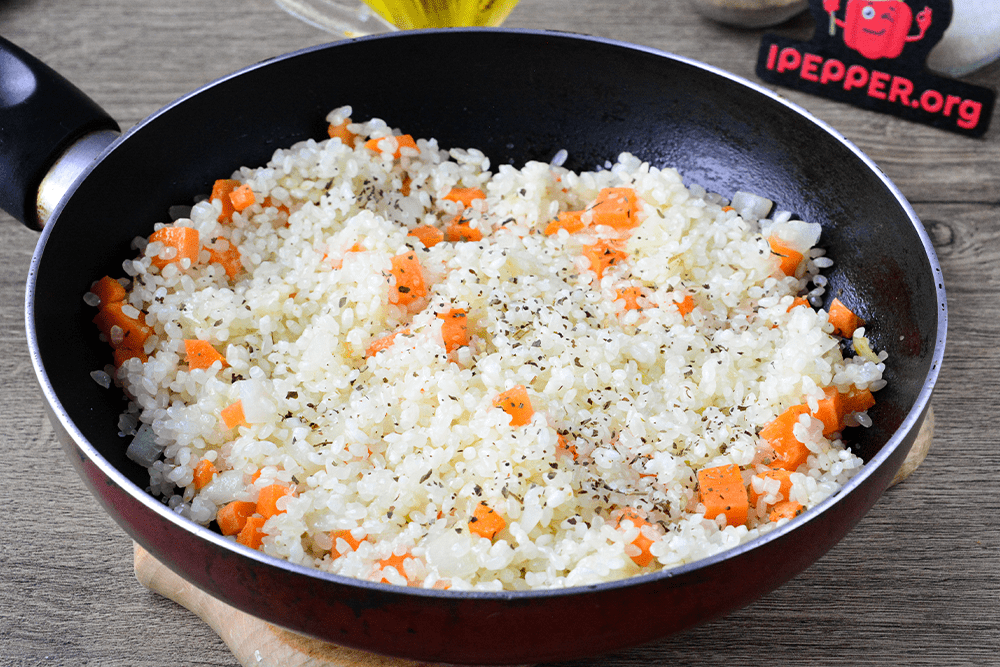 Рецепт Жареный рис на сковороде. Шаг 5