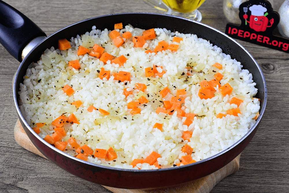Рецепт Жареный рис на сковороде. Шаг 7