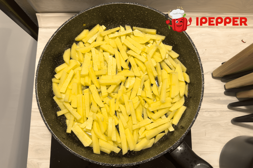 Рецепт Жареная картошка с салом. Шаг 7